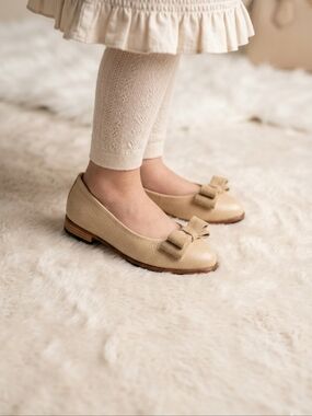 NIB Two Pretty Handcrafted Leather Ballet Flats - Bow Detail -